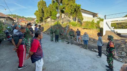 Semangat Gotong Royong Membara di Desa Sembiran, Pembangunan Senderan Pengaman Gedung KDMP Dikerjaka